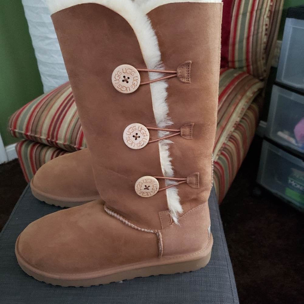 Authentic ugg boots - Picture 3 of 7